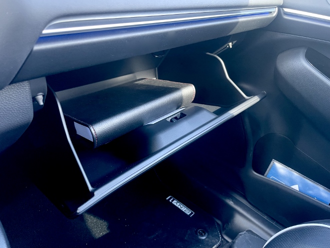Honda e:Ny1, elektrischer Honda SUV, Handschuhfach Größe