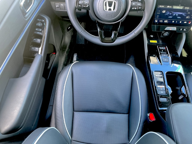 Honda e:Ny1, elektrischer Honda SUV, Vordersitz und Mittelkonsole