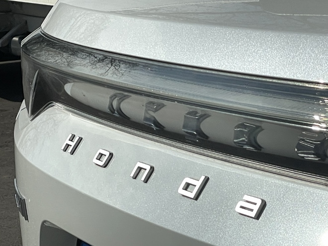Honda e:Ny1, elektrischer Honda SUV, neuer "Honda" Schriftzug am Heck