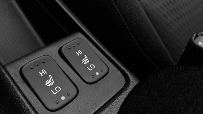 Honda Jazz Facelift Schalter der Sitzheizung zwischen den Sitzen, Komfort