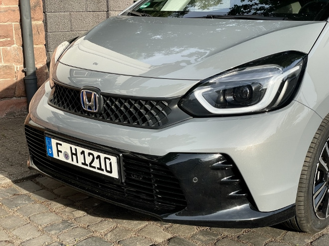 Honda Jazz e:HEV Facelift Test, Scheinwerfer und Frontspoiler
