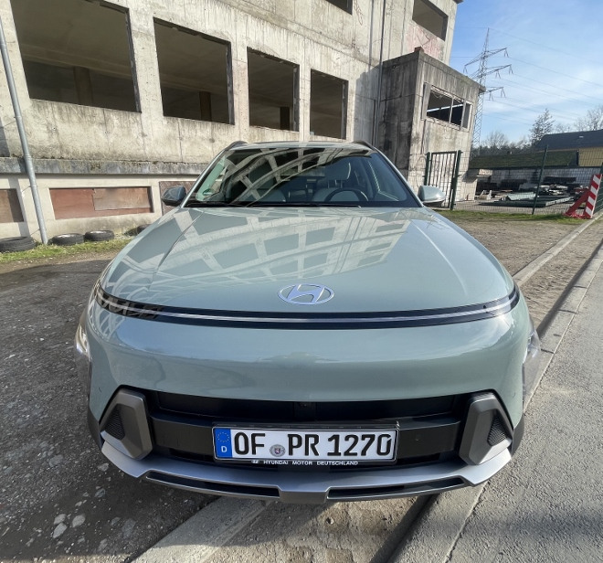 Hyundai Kona Hybrid 2024 Frontpartie, Tagfahrlicht und Scheinwerfer