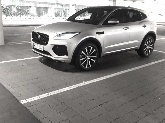 Jaguar E-Pace Plug-in-Hybrid P300e AWD Test (269 PS) in Silbern