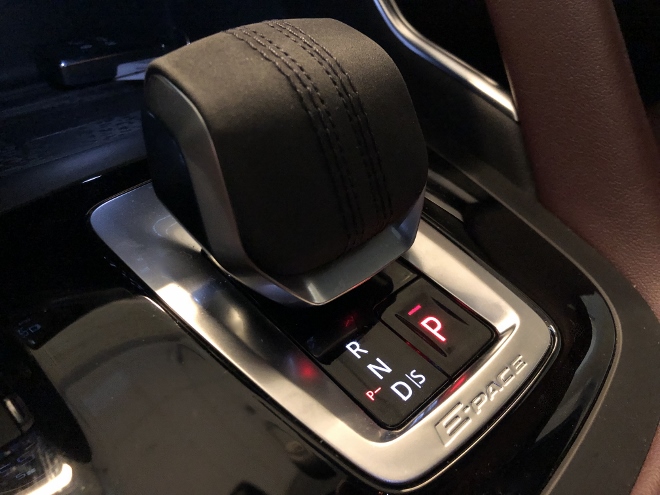 Jaguar E-Pace Plug-in-Hybrid P300e AWD Test (269 PS) Wahlhebel der Automatik