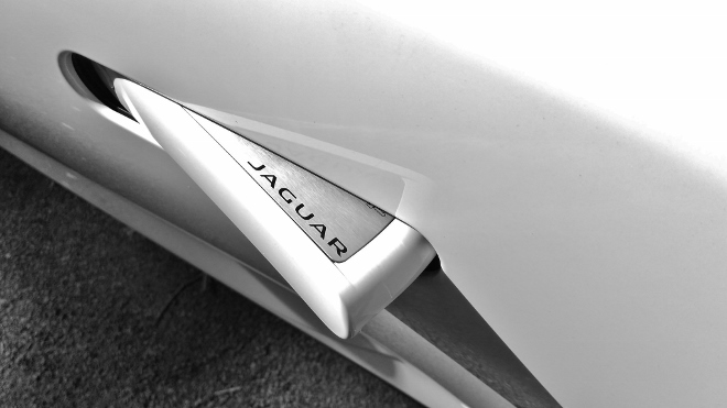Ausfahrender Türrgiff des Jaguar F-Type Cabrio Facelift