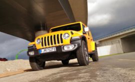 Jeep Wrangler 4x4 Plug-in-Hybrid in Gelb