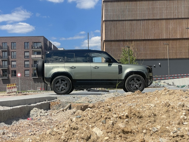 Land Rover Defender 110 P400e Plug-in-Hybrid Seitenansicht