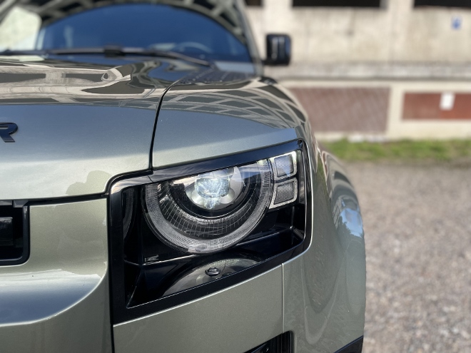 Land Rover Defender Langversion 130 D300 AWD Scheinwerfer