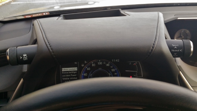 Schalter für den Eco und Sport Modus im Lexus ES Hybrid 300h