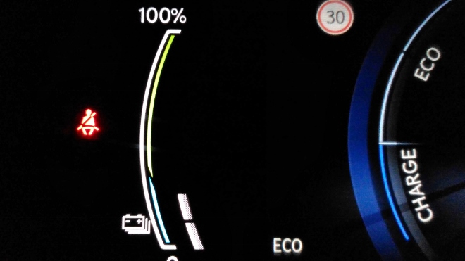 Neuer Lexus NX 450h Batterieanzeige