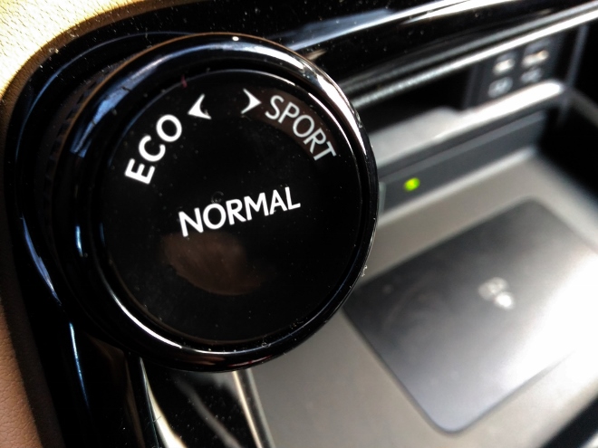 Neuer Lexus NX 450h Fahrprogrammschalter