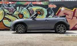 Mini Cooper C Cabrio Seitenansicht geöffnet