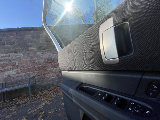 Mini Countryman D Serie 3 mit Dieselmotor, türöffner und Fensterheber Schalter in der Tür