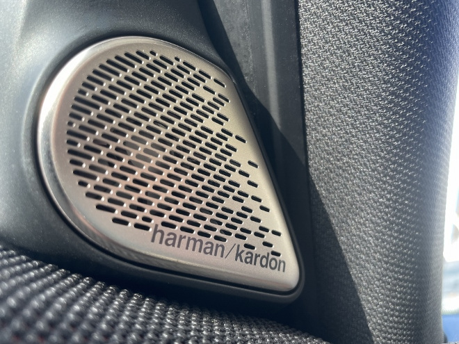 Mini Countryman D Serie 3 mit Dieselmotor, Harman Kardon Soundsystem, Lautsprecher in der Dachsäule, A-Säule