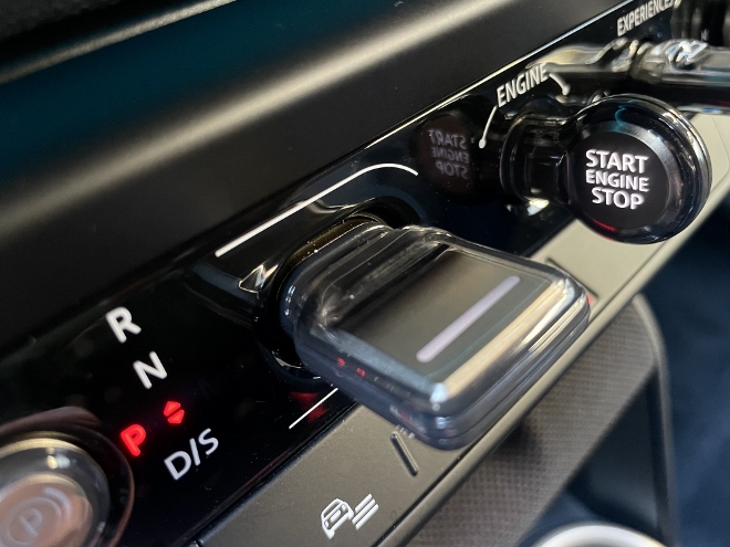 Mini Countryman D Serie 3 mit Dieselmotor, startschalter in der Mittelkonsole