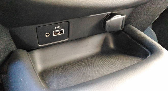 Nissan Juke Hybrid USB Anschluss