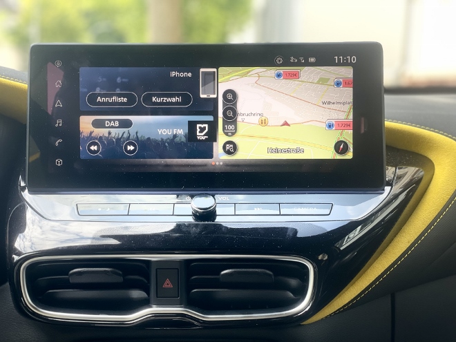 Nissan Juke 1.6 Hybrid N-Sport Test, Bildschirm mit Navigationskarte