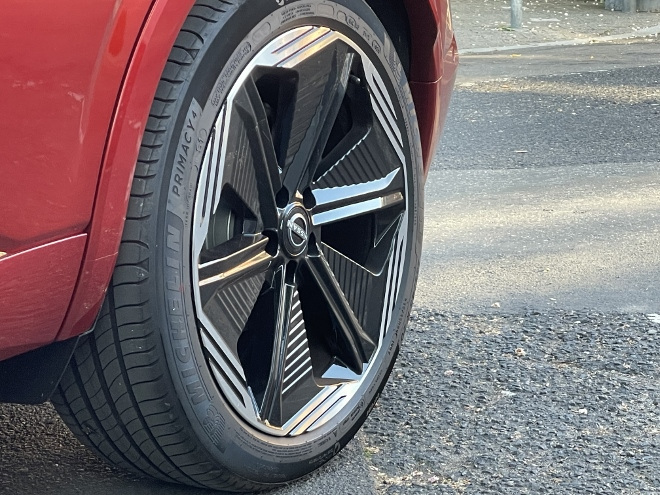 Nissan Qashqai e-Power Hybrid Facelift: Felgen in schwarz und Silber