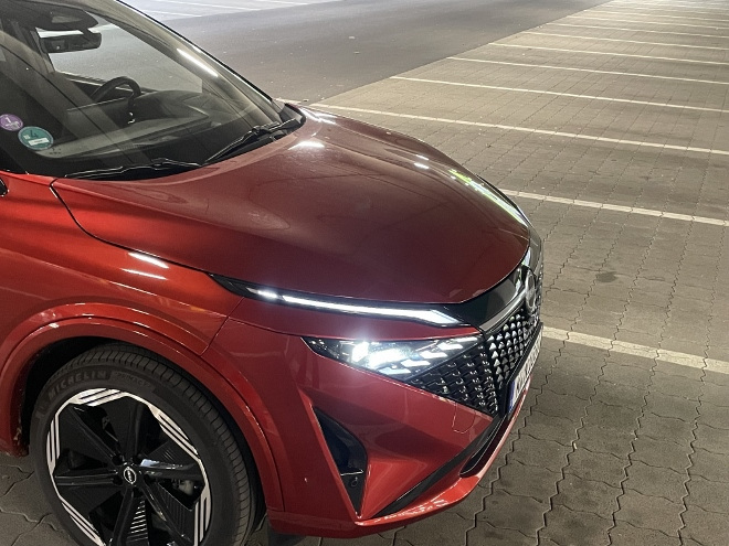 Nissan Qashqai e-Power Hybrid Facelift: Neue Front und Neue Scheinwerfer, neuer Kühlergrill
