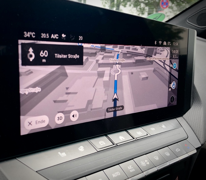 Opel Astra Sports Tourer Kombi Plug in Hybrid Touchscreen und Navigationskarte