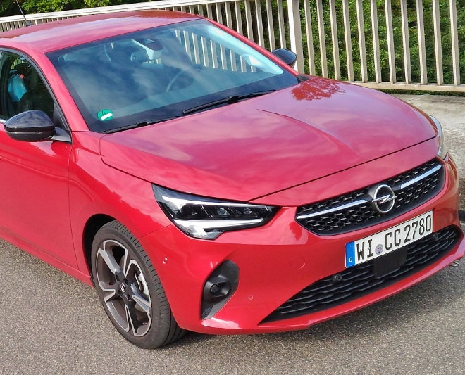 neuer Opel Corsa 1.2 ni Rot von vorne