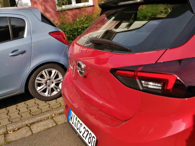 Vergleich des neuen Opel Corsa 1.2 mit dem alten Corsa