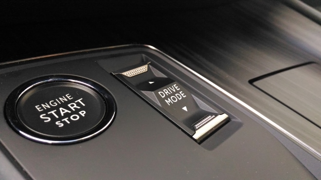 Peugeot 508 SW Kombi PSE Drive Mode Schalter und Startknopf