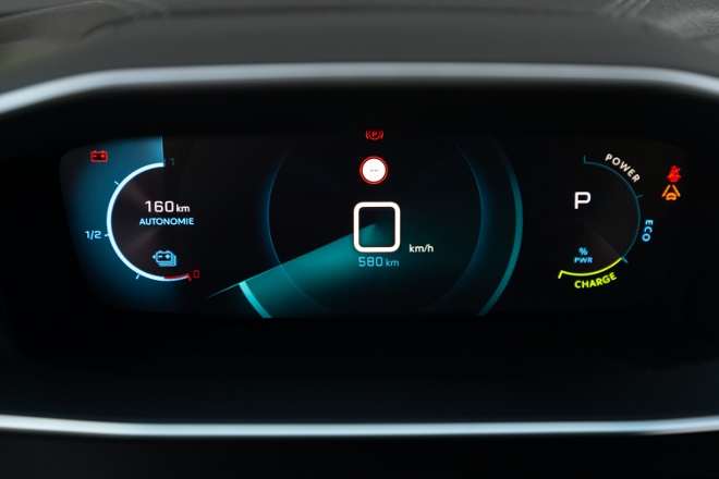 Neuer Peugeot e-2008, 3D-Cockpit und Tacho, Digitale Instrumente