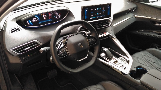 i-Cockpit im Peugeot 5008 Facelift