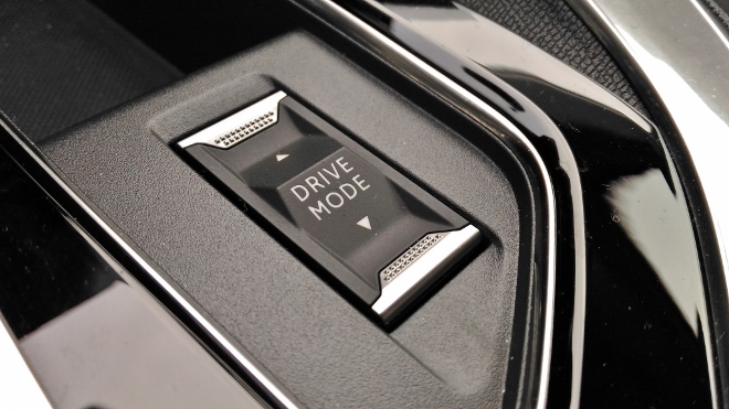 Schalter Drive Mode im Peugeot 5008 Facelift