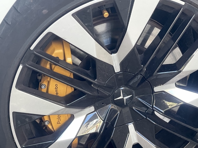 Polestar 4 Long Range Dual Motor Felge und Brembo Bremsanlage