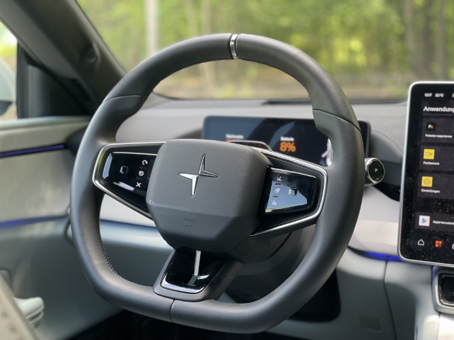 Polestar 4 Long Range Dual Motor Lenkrad