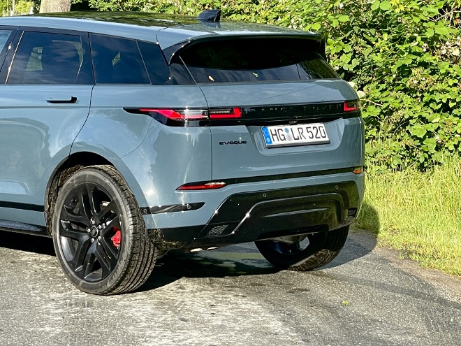 Range Rover Evoque D200 AWD Heck, Heckspoiler und Auspuff