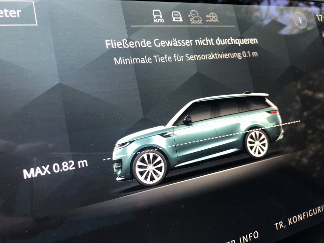 Range Rover Sport D350 Diesel AWD Test Anzeige der Watttiefe auf dem Touch Screen Monitor, 82 cm