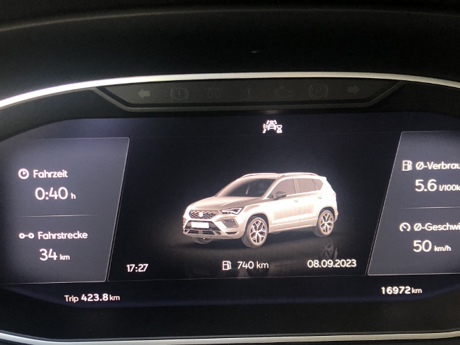 Seat Ateca 2.0 TDI Facelift Anzeigen von Verbrauch, Fahrzeit, Fahrstrecke, Durchschnittsgeschwindigkeit und der Reichweite im Cockpitdisplay