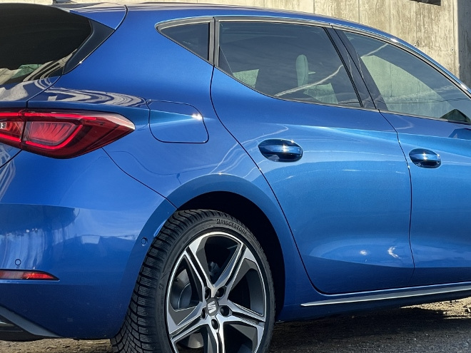 Seat Leon 2.0 TDI DSG blau metallic