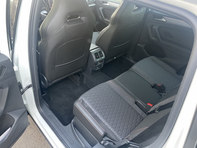 Seat Tarraco Plug-in-Hybrid hinten sitzen, Sitzbank ganz hinten