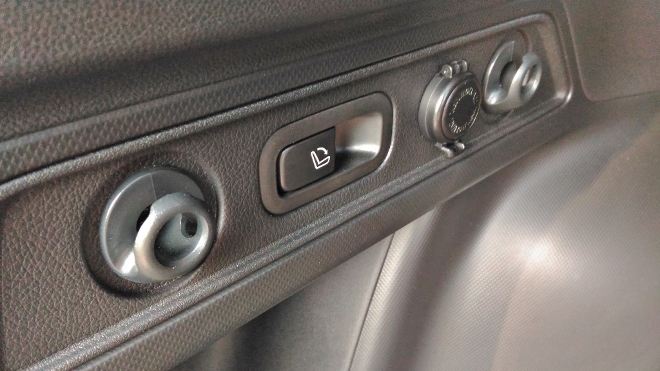 Subaru Forester Hybrid Schalter Sitzbank umlegen vom Kofferraum ausk