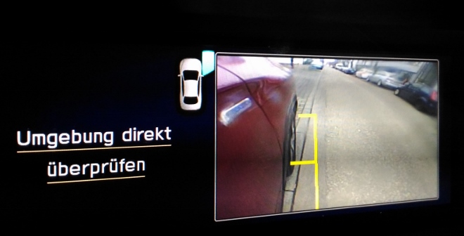 Subaru Forester Hybrid Seitenkamera Bild auf dem kleinen Bildschirm oben