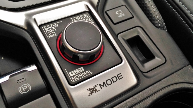 Subaru Forester Hybrid Xmode Schalter auf der Mittelkonsole