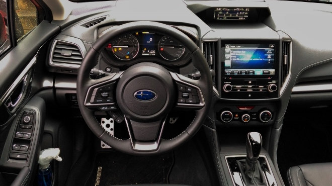 Subaru Impreza 2019 Cockpit und Lenkrad
