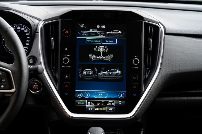 Neuer Subaru Crosstrek Anzeige der Grad der Neigung und Verschränkung auf dem Touchscreen Bildschirm