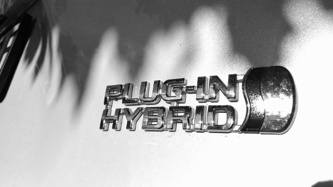 Suzuki Across Plug in Hybrid Typenschild am, Heck