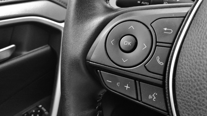 Suzuki Across Plug in Hybrid Lenkrad Bedientasten Radio