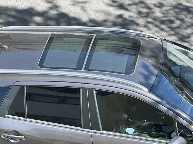 Suzuki S-Cross Hybrid 4x4 mit Schaltgetriebe: Großes Panorama, Glas Schiebedach, weit zu öffnen