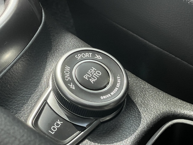 Suzuki S-Cross Hybrid 4x4 mit Schaltgetriebe: Drehschalter für das Fahrprogramm: normal, Snow, Sport