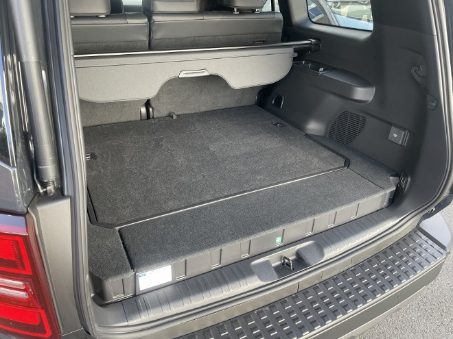 Test Toyota Land Cruiser Executive 2.8 Diesel: ladekante, Tiefe, Breite und Höhe des Kofferraum