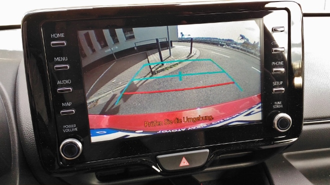Kamera und Bildschirm im Toyota Yaris GR