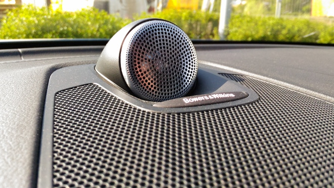 Volvo XC60 B5 Lautsprecher des Soundsystems von Bwers und Wilkins